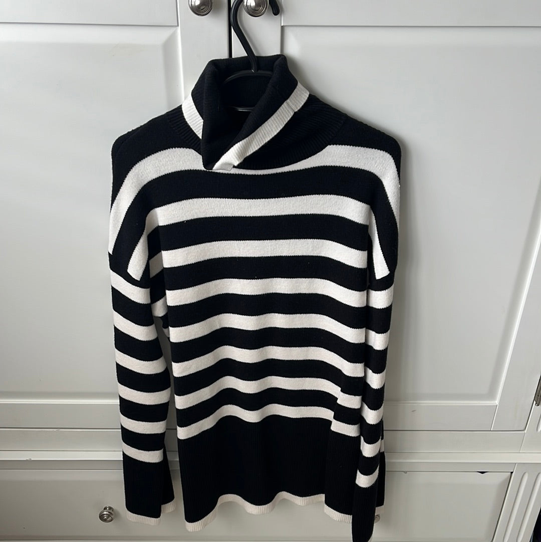 Michelle Keegan Size S jumper